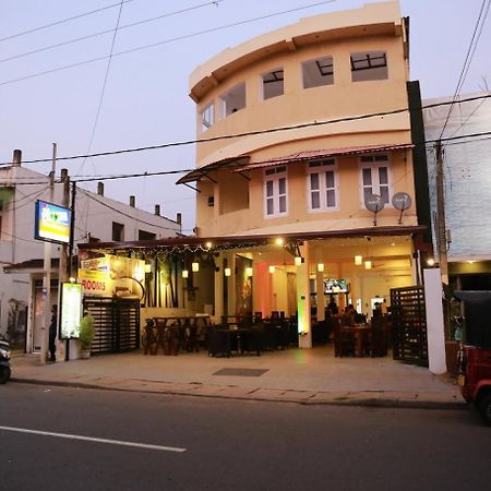 Coconut Primitive Hotel Negombo Exterior photo