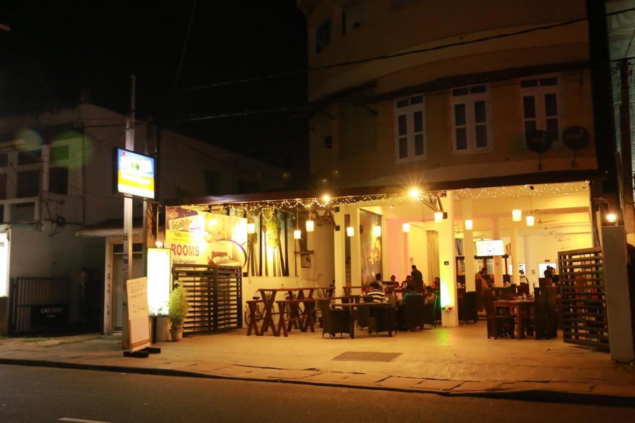 Coconut Primitive Hotel Negombo Exterior photo