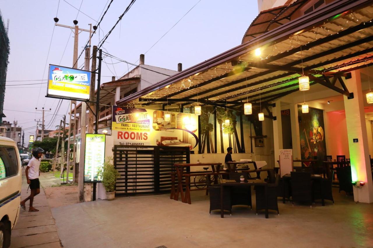 Coconut Primitive Hotel Negombo Exterior photo