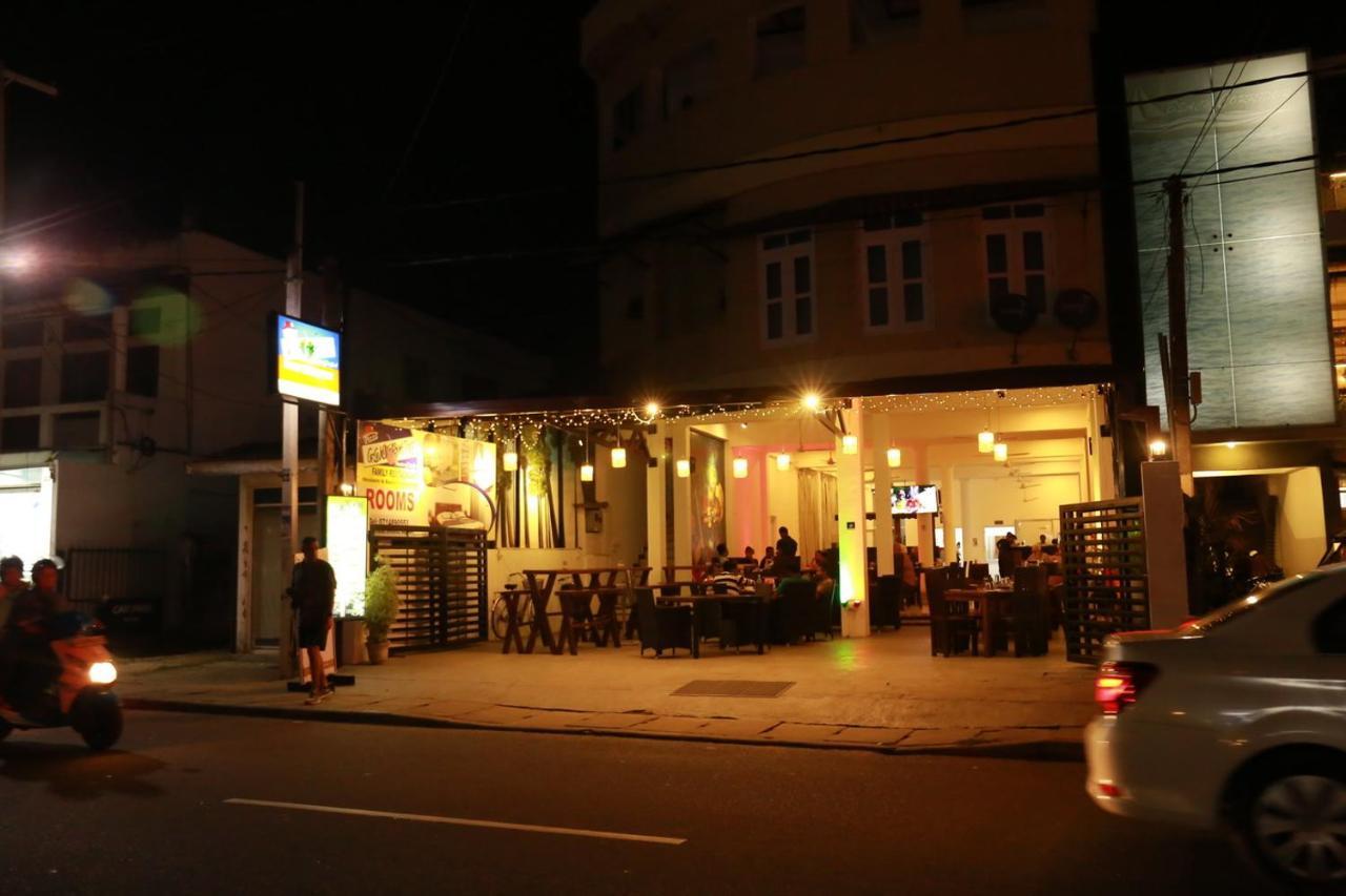 Coconut Primitive Hotel Negombo Exterior photo