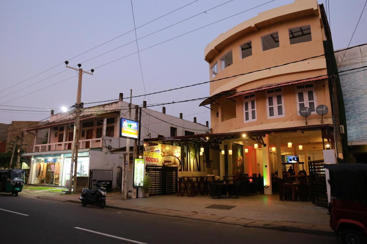 Coconut Primitive Hotel Negombo Exterior photo